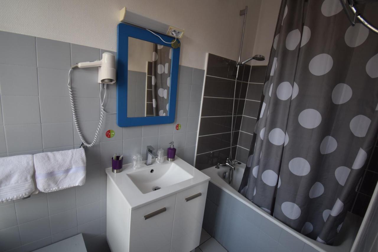 Hotel Du Commerce Мийо Экстерьер фото