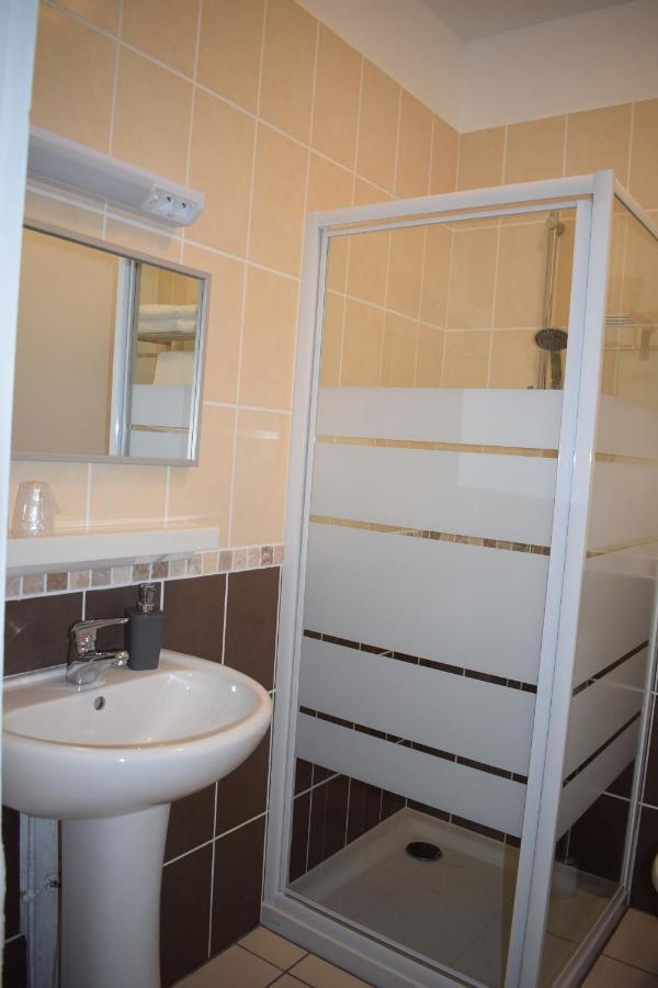 Hotel Du Commerce Мийо Экстерьер фото
